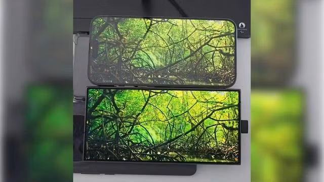Đặc tính chống chói của màn hình Galaxy S24 Ultra (dưới) so với iPhone 15
