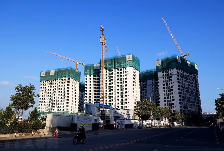 Dự án chung cư trên đường Võ Văn Kiệt, quận Bình Tân, Thành phố Hồ Chí Minh. (Ảnh: Hồng Đạt/TTXVN)