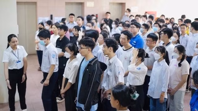 Thí sinh tham dự kỳ thi đánh giá năng lực chuyên biệt Trường ĐH Sư phạm TP.HCM năm 2024