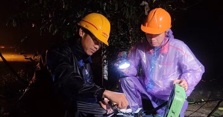 Đơn vị viễn thông khắc phục sự cố sau bão số 3. Đơn vị viễn thông khắc phục sự cố sau bão số 3.