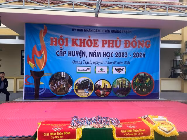 Hội khỏe Phù Đổng huyện Quảng Trạch