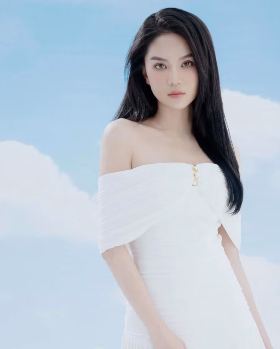Sau khi hưởng án treo, Ngọc Trinh trở lại với cuộc sống thường nhật. Ngoài việc dành thời gian cho gia đình, đặc biệt là các cháu thì người đẹp quê Trà Vinh cũng tập trung cho công việc kinh doanh. Bên cạnh đó, Ngọc Trinh dần trở lại với nghệ thuật bằng việc thực hiện một bộ ảnh thời trang và trình làng trước khán giả