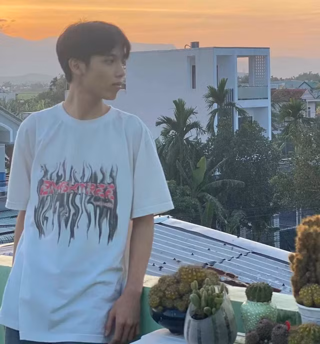 Lam King mong muốn hoàn thiện mình, trở thành phiên bản tốt hơn sau từng ngày, để có thể đạt được những thành công trong cuộc sống Lam King mong muốn hoàn thiện mình, trở thành phiên bản tốt hơn sau từng ngày, để có thể đạt được những thành công trong cuộc sống