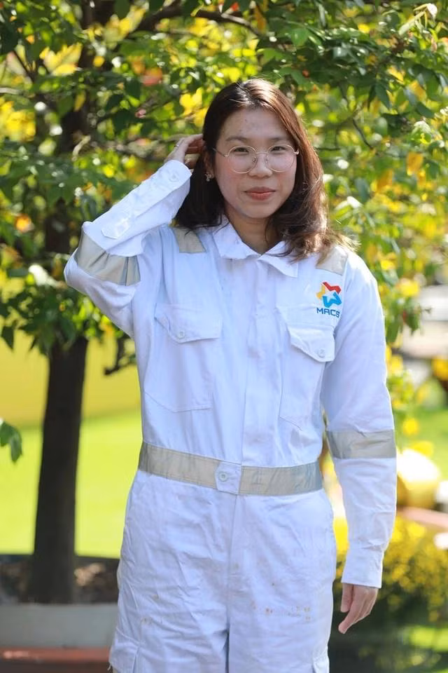 Hứa Nguyễn Hoài Thương, nữ sĩ quan máy tàu viễn dương đầu tiên của VN
