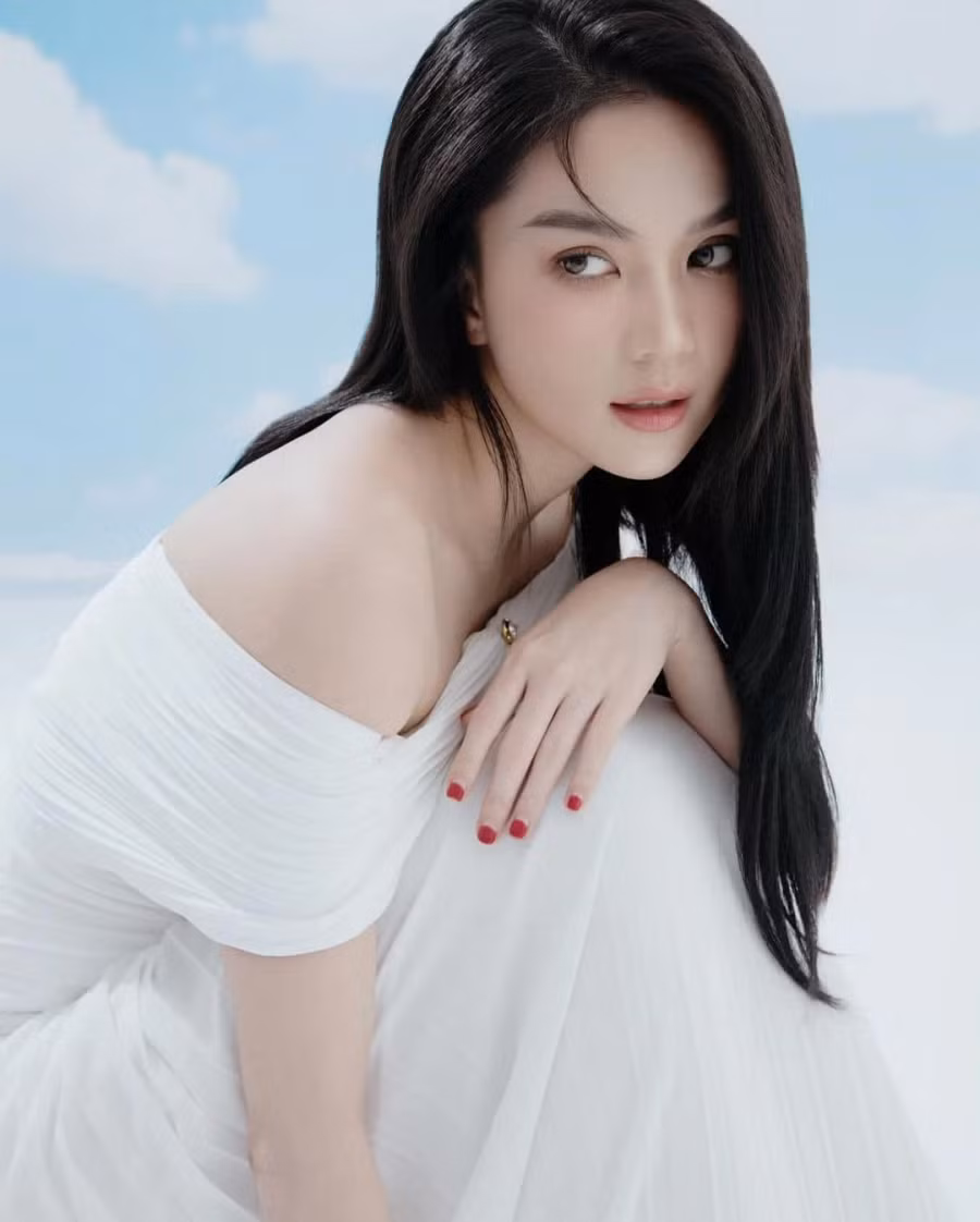 Ngọc Trinh tâm sự sau biến cố, cô trân trọng hơn những điều tốt đẹp đang đến với mình. “Ngay cả những điều không may, nhỏ nhặt thì tôi cũng sẽ đón nhận một cách tích cực nhất”, diễn viên Vu quy đại náo chiêm nghiệm sau biến cố