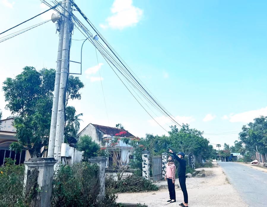 Cụm loa truyền thanh xã Tú An có vai trò quan trọng chuyển tải các thông tin đến với người dân. Ảnh: Đinh Yến