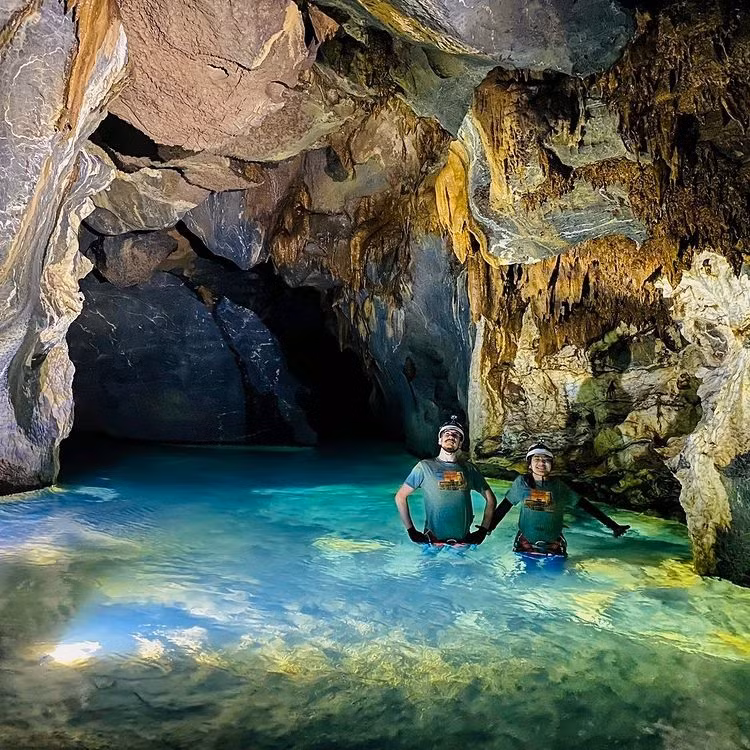 Hang Va mang vẻ đẹp bình yên diệu kỳ của tạo hóa. Ảnh: @oxalisadventure