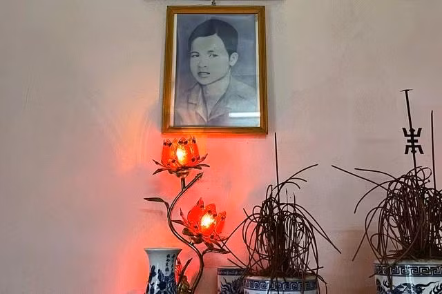 Di ảnh anh hùng - liệt sĩ Nguyễn Văn Huân