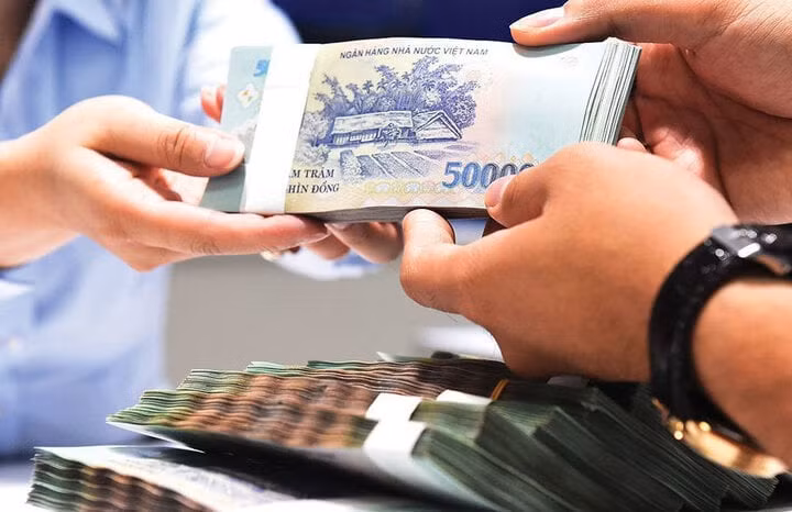 Tiết kiệm vẫn là kênh đầu tư an toàn. Ảnh minh họa