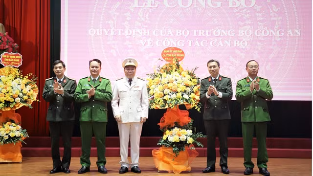 Bộ Công an bổ nhiệm Thượng tá Trần Thế Cường giữ chức vụ Phó Giám đốc Công an tỉnh Bắc Giang.