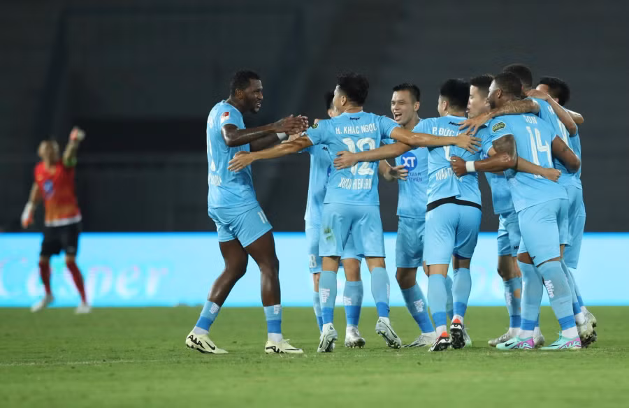 Đội Nam Định thăng hoa