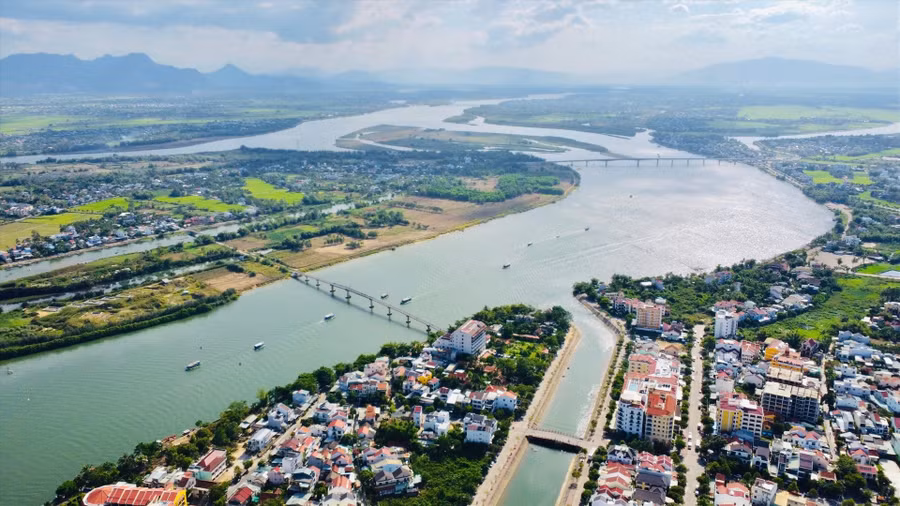 Một góc đô thị ven sông Thu Bồn. Ảnh minh họa.