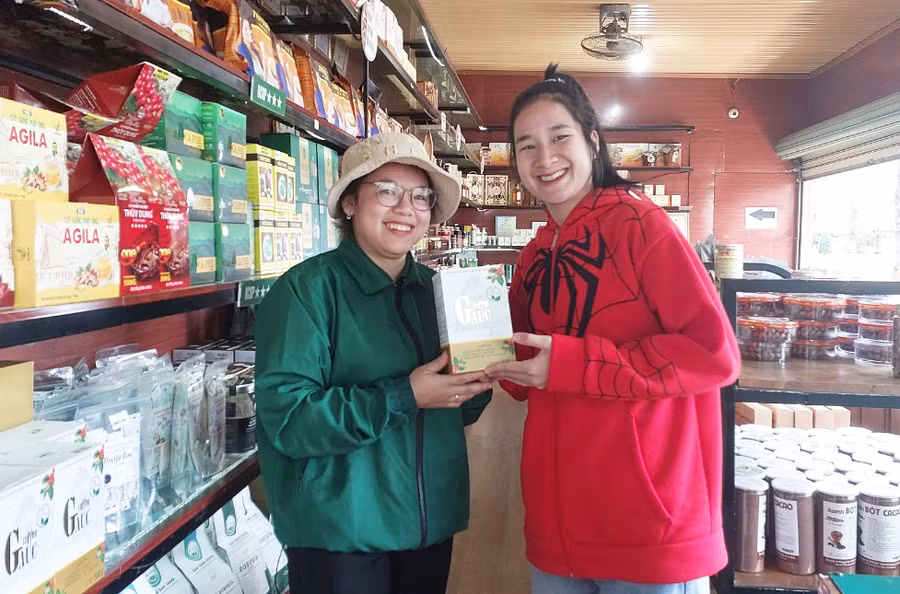 Nhiều sản phẩm OCOP của tỉnh được bán tại Khu du lịch Biển Hồ. Ảnh: N.D Nhiều sản phẩm OCOP của tỉnh được bán tại Khu du lịch Biển Hồ. Ảnh: N.D
