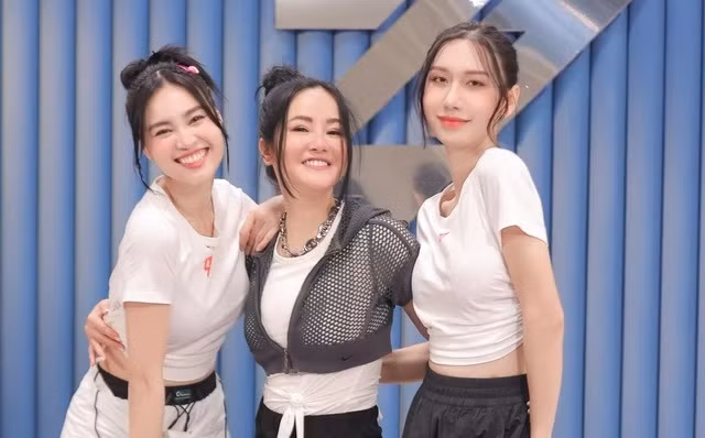 Hồng Nhung nhận được sự chú ý khi tái xuất trên sóng truyền hình với Chị đẹp đạp gió rẽ sóng. Ảnh: NSX