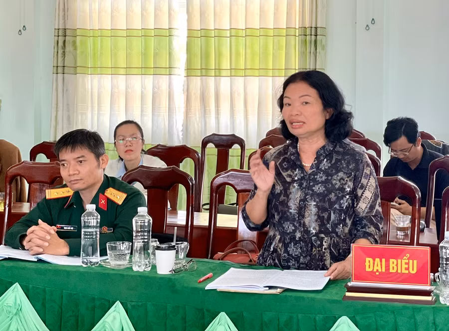 TS. Kim Vân nhận định di tích Trại giam tù binh Pleiku xứng đáng được đề nghị nâng hạng thành di tích cấp quốc gia. Ảnh: Phương Duyên
