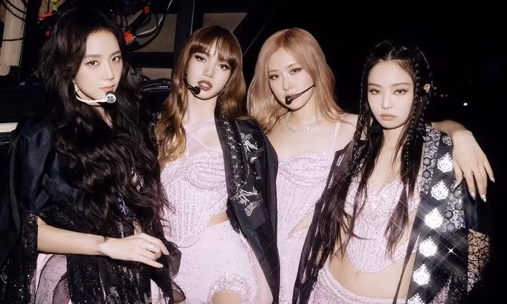 Truyền thông Hàn Quốc đưa tin BlackPink đồng ý duy trì hợp đồng hoạt động nhóm với YG Entertainment. Truyền thông Hàn Quốc đưa tin BlackPink đồng ý duy trì hợp đồng hoạt động nhóm với YG Entertainment.
