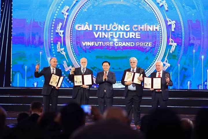 VinFuture 2023 sẽ tiếp tục vinh danh những nhà phát minh của những công trình đột phá góp phần kiến tạo tương lai. VinFuture 2023 sẽ tiếp tục vinh danh những nhà phát minh của những công trình đột phá góp phần kiến tạo tương lai.