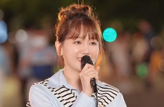 Hari Won gây ấn tượng bởi nhan sắc trẻ trung khi xuất hiện trong chương trình Travel:Play. Ảnh: NVCC Hari Won gây ấn tượng bởi nhan sắc trẻ trung khi xuất hiện trong chương trình Travel:Play. Ảnh: NVCC