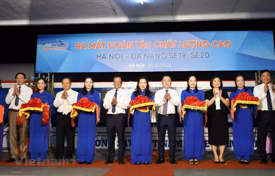 Tổng công ty Đường sắt Việt Nam đã ra mắt chạy đoạn tàu chất lượng cao chặng Hà Nội-Đà Nẵng. Ảnh: Việt Hùng/Vietnam+