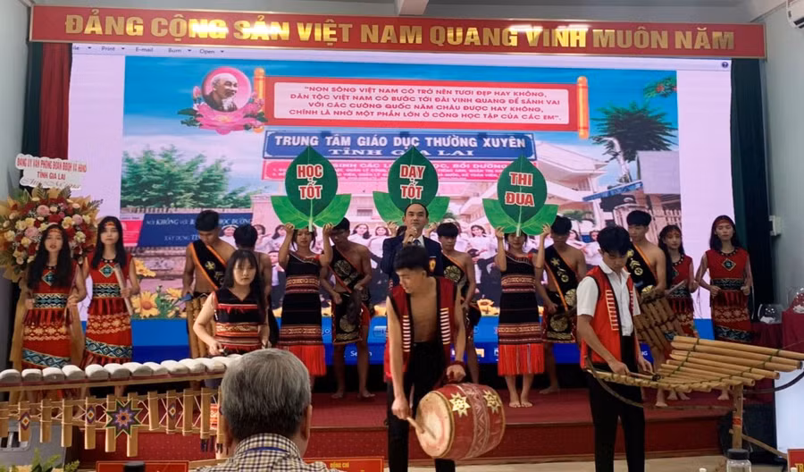 Phần dự thi của thí sinh Lê Văn Thuận-Phó Bí thư Chi bộ 5, Đảng bộ Sở Giáo dục và Đào tạo tỉnh. Ảnh: P.D