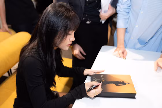 Văn Mai Hương phát hành đĩa vật lý album Minh tinh