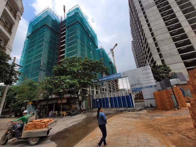 Một dự án chung cư đang triển khai trên địa bàn TP HCM. Ảnh: TẤN THẠNH
