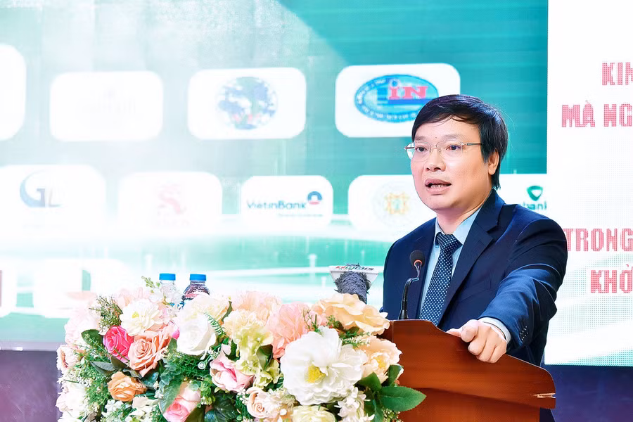 Đồng chí Trương Hải Long-Phó Bí thư Tỉnh ủy, Chủ tịch UBND tỉnh phát biểu chúc mừng tại buổi gặp mặt. Ảnh: Đức Thụy