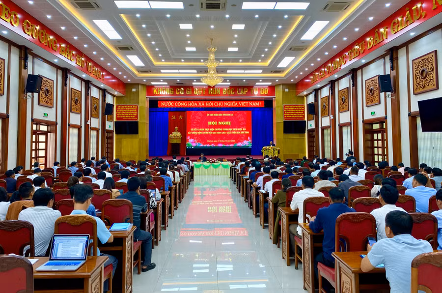 Quang cảnh hội nghị sơ kết 3 năm thực hiện Chương trình MTQG xây dựng nông thôn mới. Ảnh: Hà Duy