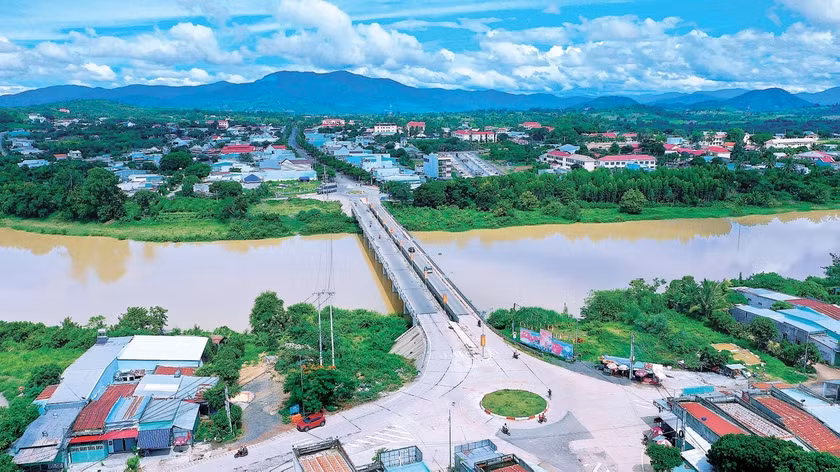 Một góc trung tâm huyện Kông Chro nhìn từ trên cao. Ảnh: Đ.T