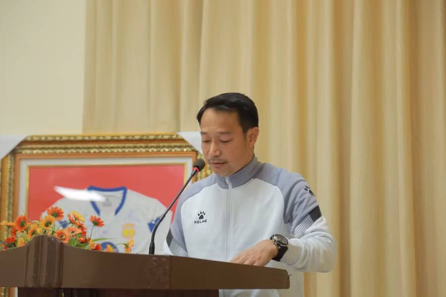 HLV Vũ Hồng Việt HLV Vũ Hồng Việt