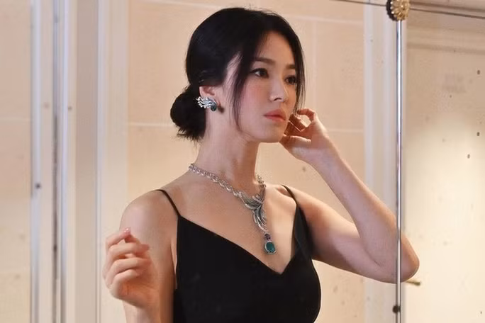 Song Hye-kyo cứ luôn bị réo gọi dù đã ly dị Song Joong-ki thời gian dài