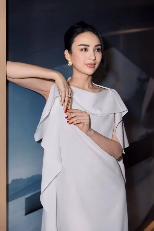 Ngọc Diễm cân bằng giữa công việc kinh doanh và hoạt động nghệ thuật