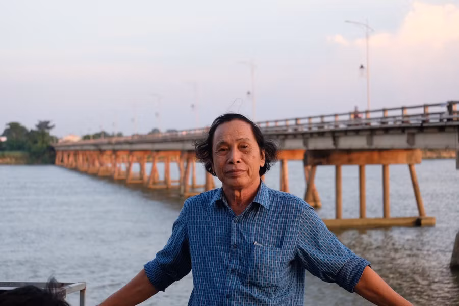 Nhà thơ Nguyễn Chiến. Ảnh: Bùi Tiến Tuấn Nhà thơ Nguyễn Chiến. Ảnh: Bùi Tiến Tuấn
