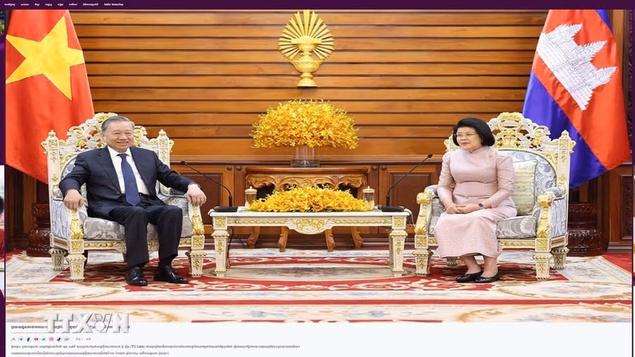 Trang tin EAC News ngày 13/7 đăng bài viết đưa tin về cuộc gặp giữa Chủ tịch nước Tô Lâm và Chủ tịch Quốc hội Campuchia Khuon Sudary. (Ảnh chụp màn hình) Trang tin EAC News ngày 13/7 đăng bài viết đưa tin về cuộc gặp giữa Chủ tịch nước Tô Lâm và Chủ tịch Quốc hội Campuchia Khuon Sudary. (Ảnh chụp màn hình)