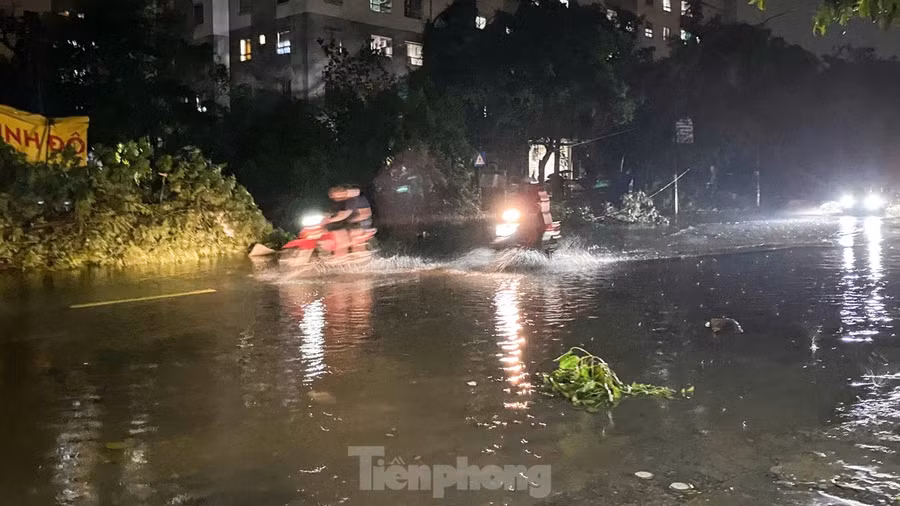 Dự báo sáng 8/9 là đỉnh điểm mưa lớn ở khu vực Đông Bắc Bộ với lượng mưa phổ biến 80-200mm, cục bộ có nơi trên 400mm.