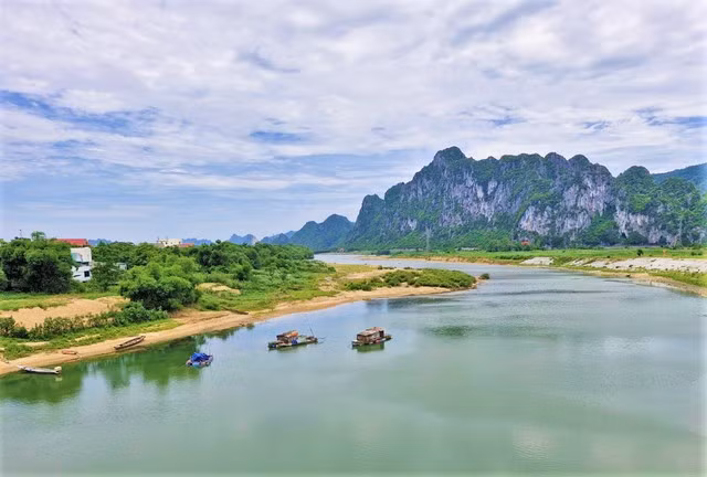 Một đoạn sông Gianh nơi có rừng rong