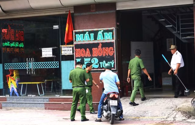 Công an kiểm tra Mái ấm Hoa Hồng sáng 4.9