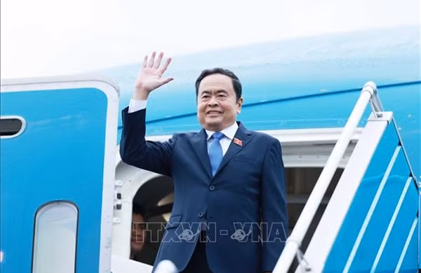 Chủ tịch Quốc hội Trần Thanh Mẫn lên đường thăm chính thức Liên bang Nga. Ảnh: Thống Nhất/Nguồn TTXVN