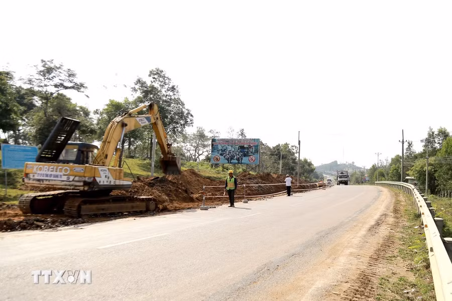 Điều chỉnh phương án đầu tư Cao tốc Pleiku-Quy Nhơn từ hình thức hợp tác công tư (PPP) ban đầu sang đầu tư theo hình thức đầu tư công. (Ảnh: Quang Thái/TTXVN) Điều chỉnh phương án đầu tư Cao tốc Pleiku-Quy Nhơn từ hình thức hợp tác công tư (PPP) ban đầu sang đầu tư theo hình thức đầu tư công. (Ảnh: Quang Thái/TTXVN)