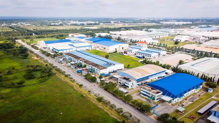 Các khu công nghiệp tại Việt Nam đang rất thu hút các nhà đầu tư. (Ảnh: B.L) Các khu công nghiệp tại Việt Nam đang rất thu hút các nhà đầu tư. (Ảnh: B.L)