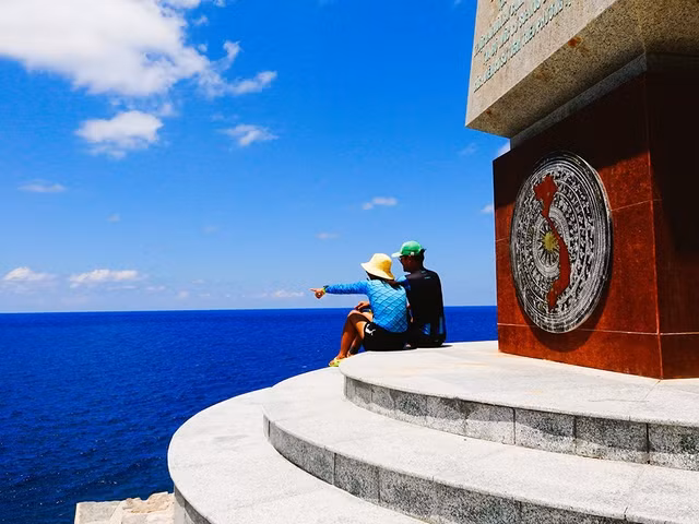 Các mốc cơ sở đặt tại Côn Đảo đang là điểm check in của du khách