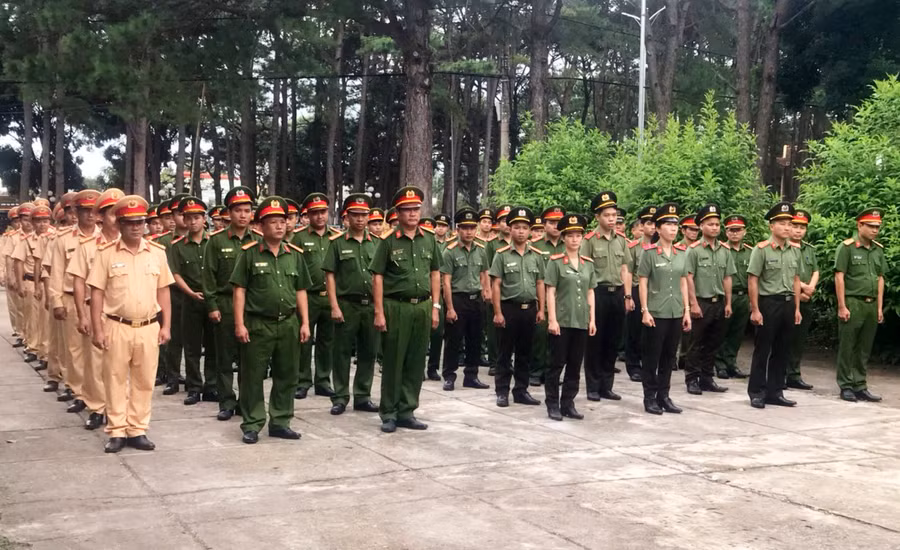 Quang cảnh lễ ra quân. Ảnh: Hà Phương