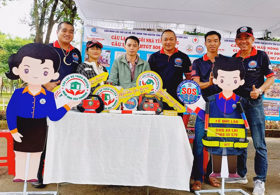 Câu lạc bộ hỗ trợ giao thông SOS Gia Lai luôn đồng hành cùng bạn hữu đường xa. Ảnh: H.P