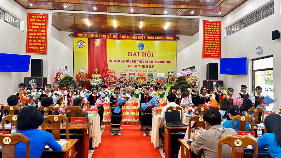 Quang cảnh Đại hội đại biểu các dân tộc thiểu số huyện lần thứ IV-2024. Ảnh: K.P