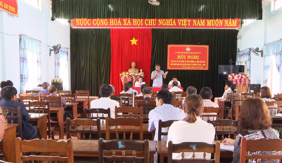 Quang cảnh buổi tiếp xúc cử tri tại thị trấn Phú Hòa, huyện Chư Păh. Ảnh: K.P
