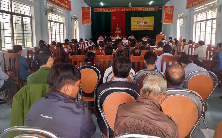 Quang cảnh buổi tiếp xúc cử tri. Ảnh: Hà Phương