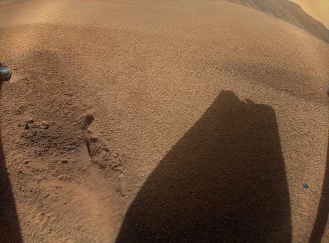 Bức ảnh tiết lộ cánh quạt hỏng. Ảnh: NASA