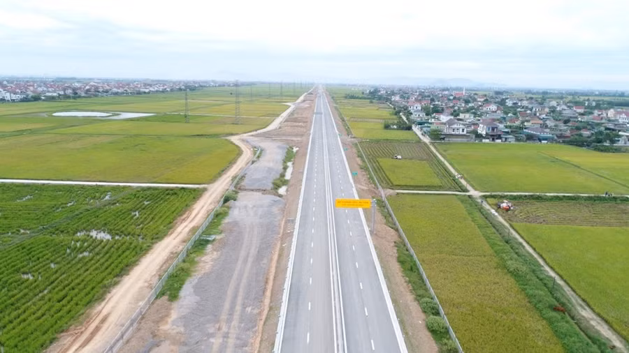 Một số tuyến Cao tốc Bắc-Nam hiện đã hoàn thành đầu tư xây dựng đưa vào khai thác với tốc độ tối đa cho phép 80km/h. Ảnh: Việt Hùng/Vietnam+