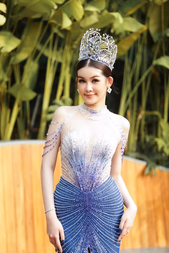 Với tư cách là Hoa hậu Đại dương Việt Nam 2017, Ngân Anh tiếp tục đại diện cho cuộc thi sắc đẹp trong năm nay với vai trò đại sứ. Người đẹp xúc động khi chia sẻ về hành trình đã qua, về trách nhiệm sau khi đội vương miện. Nàng hậu bộc bạch rằng khoảnh khắc bước lên ngôi vị cao nhất cuộc thi năm đó là cột mốc quan trọng trong cuộc đời cô Với tư cách là Hoa hậu Đại dương Việt Nam 2017, Ngân Anh tiếp tục đại diện cho cuộc thi sắc đẹp trong năm nay với vai trò đại sứ. Người đẹp xúc động khi chia sẻ về hành trình đã qua, về trách nhiệm sau khi đội vương miện. Nàng hậu bộc bạch rằng khoảnh khắc bước lên ngôi vị cao nhất cuộc thi năm đó là cột mốc quan trọng trong cuộc đời cô