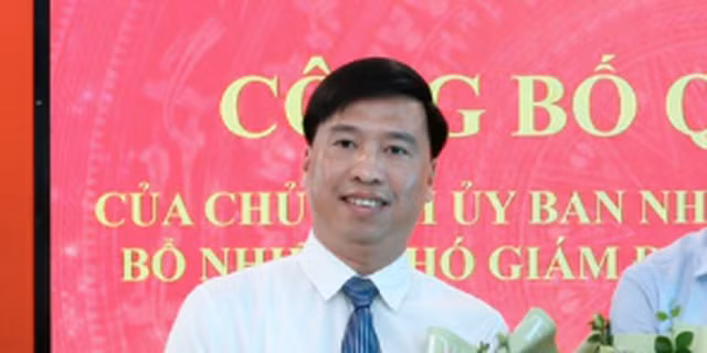 Ông Nguyễn Quang Vinh, Phó giám đốc Sở GTVT tỉnh Thái Nguyên, đã bị bắt tạm giam để phục vụ điều tra trong vụ án đưa và nhận hối lộ